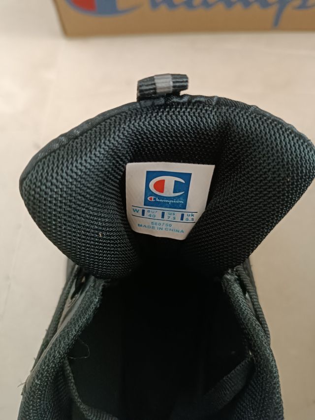 Zapatillas Champion negras Talla 40/39 real.