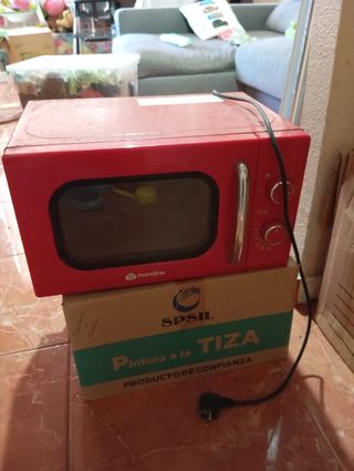 Microondas rojo Mandine
