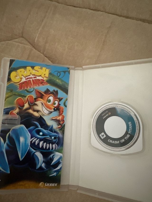 Crash Clash of the Titans PSP
