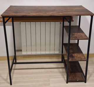 Mesa alta con estantes madera y metal