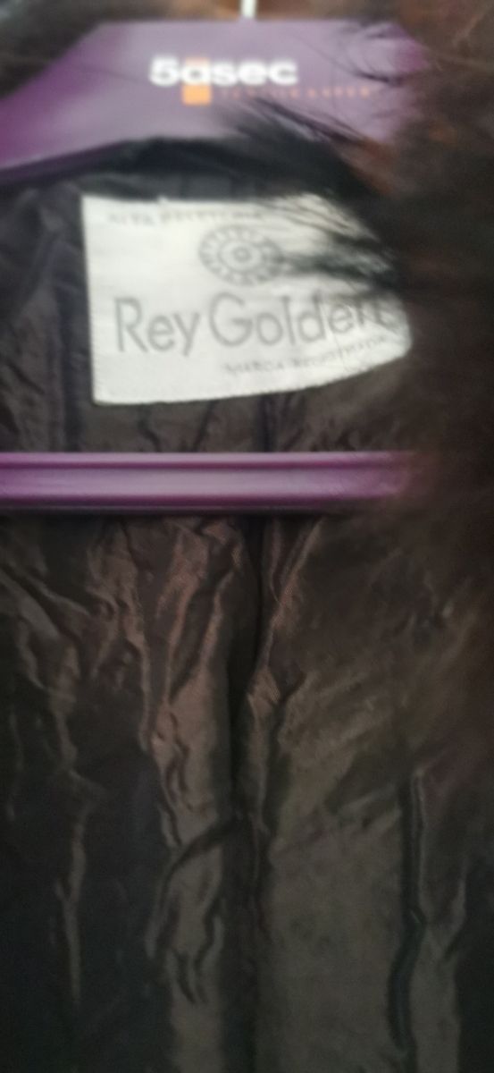 Abrigo Rey Golden Talla 44 con cuello de pelo