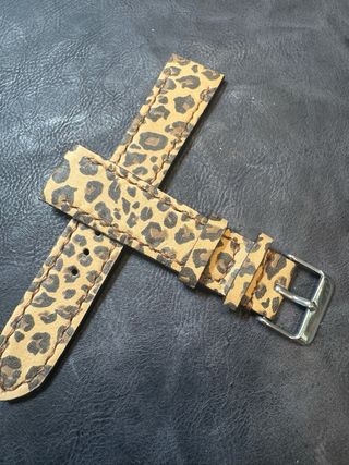 Correa de reloj hecha a mano con estampado 