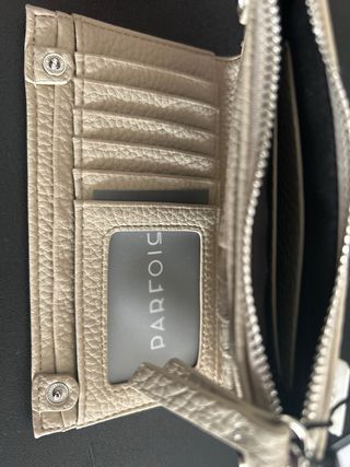 Cartera monedero Parfois beige