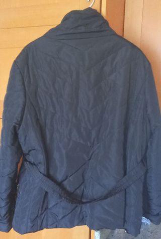 PUUM 
Chaquetón impermeable con cinturón
