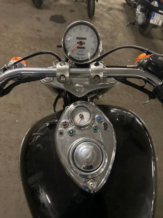 TRIUMPH SPEEDMASTER 865