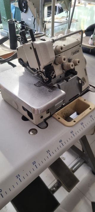 Máquina Remalladora Industrial Brother