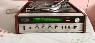 Tocadiscos Hitachi 311 con Radio