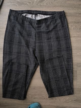 Pantalón cuadros elástico tipo malla