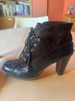Botines Tod’s Ante y Cuero Marrón Oscuro