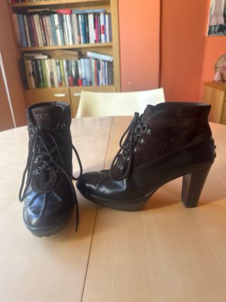 Botines Tod’s Ante y Cuero Marrón Oscuro