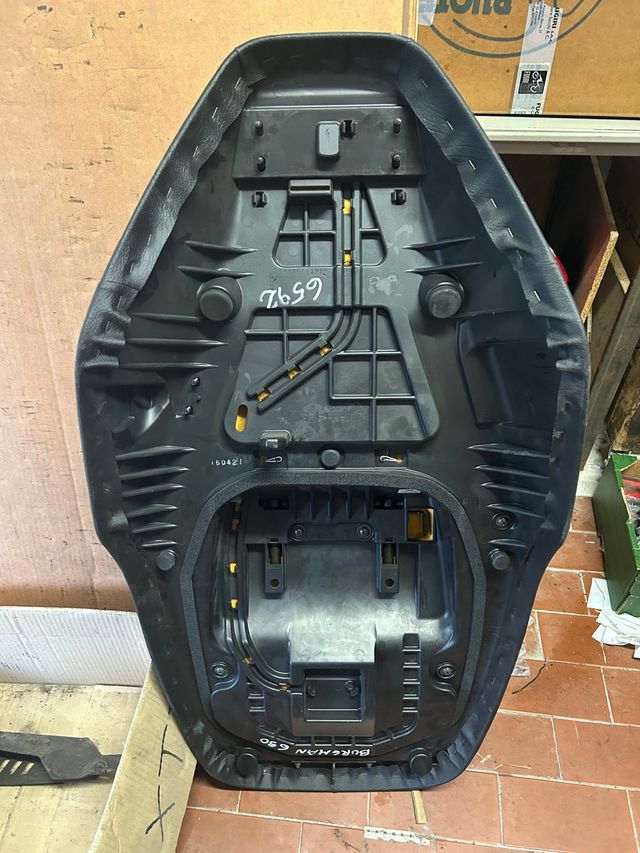 Sella Suzuki Burgman 650