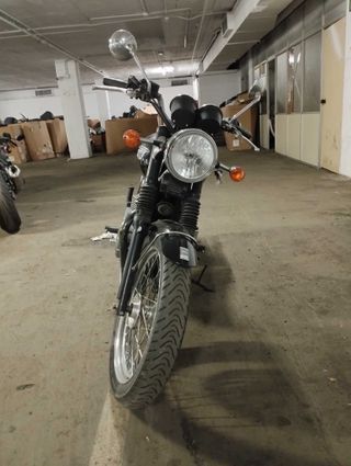 TRIUMPH BONNEVILLE T100 SIXTY