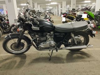 TRIUMPH BONNEVILLE T100 SIXTY