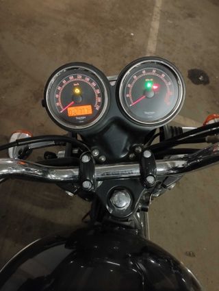TRIUMPH BONNEVILLE T100 SIXTY
