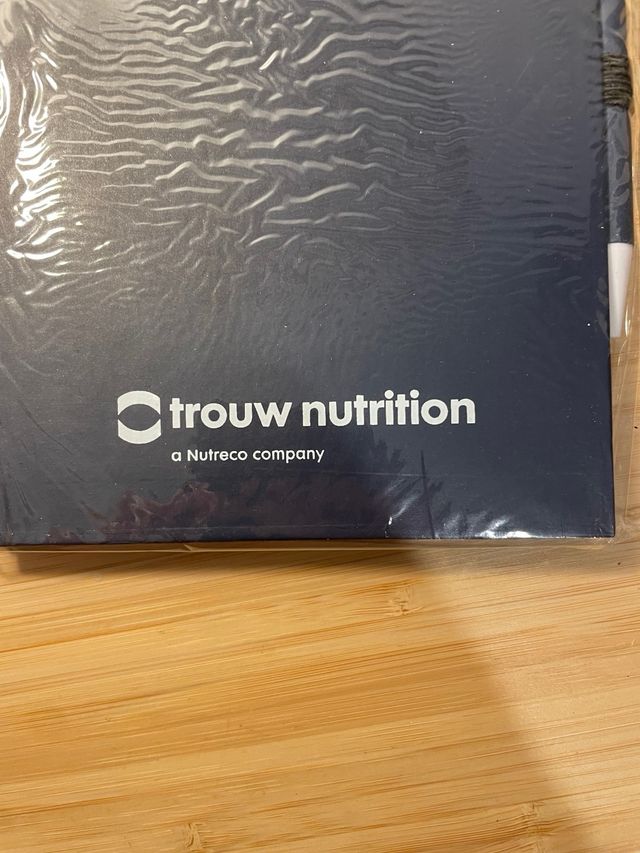 Libreta y boli Trouw Nutrition NUTRECO