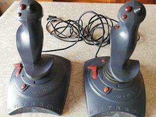 2 Joysticks Logitech Wingman Extreme