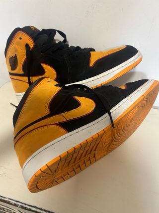 Nike Air Jordan 1 Mid Negro Amarillo