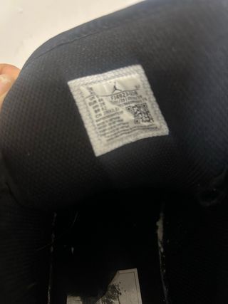 Nike Air Jordan 1 Mid Negro Amarillo