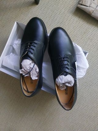 Zapatos clásicos con cordones piel