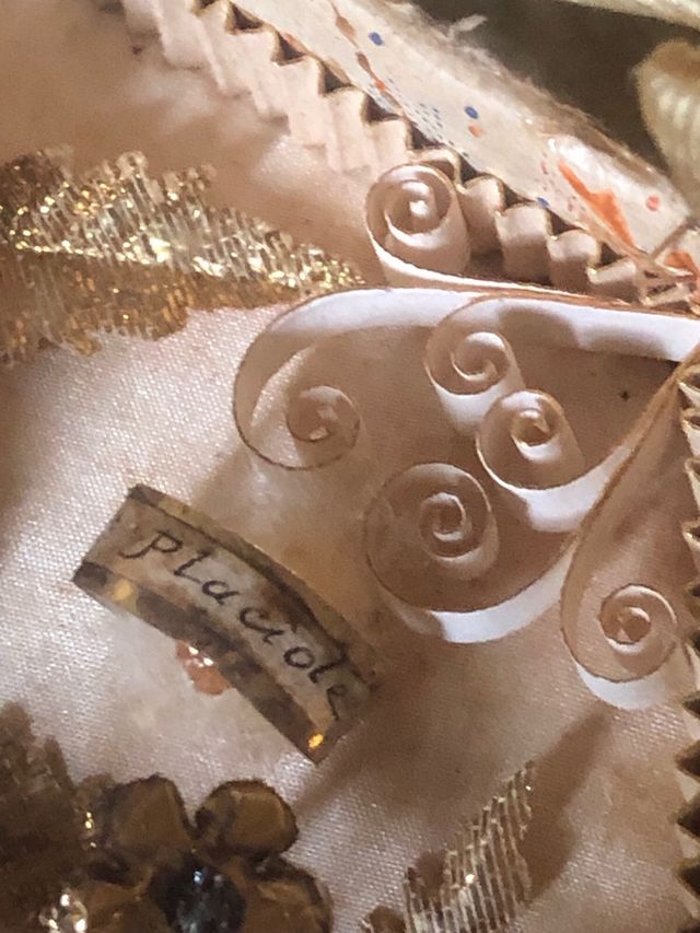 Marco de devoción con imagen religiosa