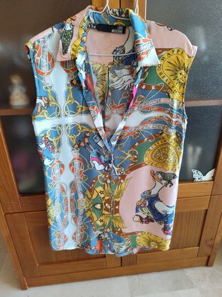 Camisa LOVE MOSCHINO sin mangas Talla 42