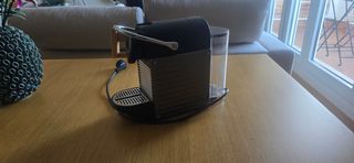 Cafetera Nespresso Pixie