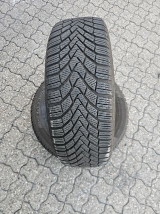 Neumático 225/40 R18 Y Radial Tubeless