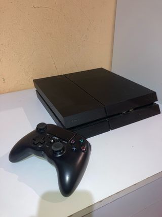 PS4 (PlayStation 4) Negra + Mando
