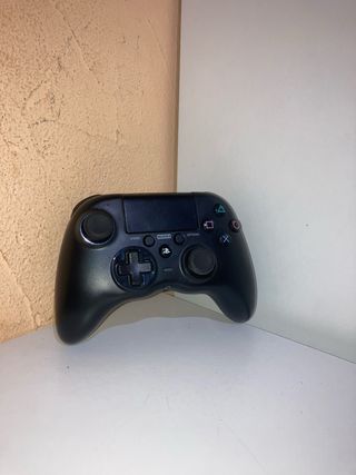 PS4 (PlayStation 4) Negra + Mando