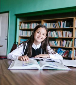 Clases de refuerzo escolar (8 -12
años)