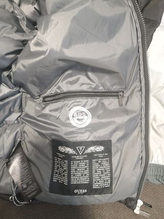 Chaqueta plumífero Guess negra