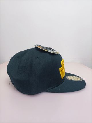 Gorra Snapback Star Wars Negra y Dorada