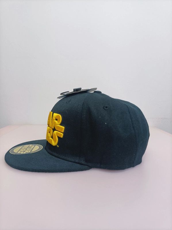 Gorra Snapback Star Wars Negra y Dorada