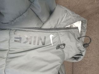 Chaqueta plumífero Nike verde oliva