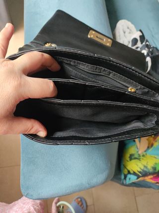 Bolso Negro Parfois Acolchado Cadena Dorada