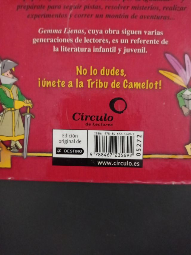 Carlota y el misterio del canario robado