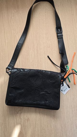 Bolso bandolera Desigual negro