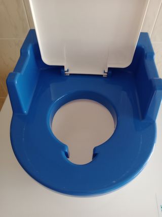 Orinal azul y blanco para bebé