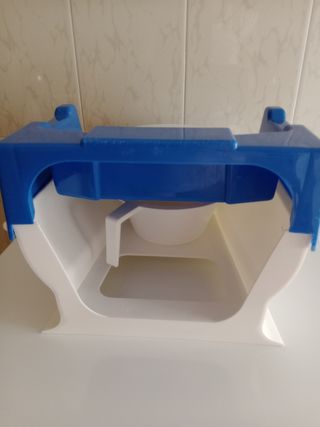 Orinal azul y blanco para bebé