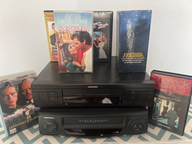 Lote 2 VCR Grundig y Daewoo + Películas VHS