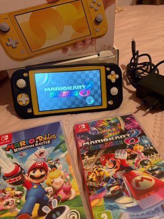 Nintendo Switch Lite Amarilla y Negra
