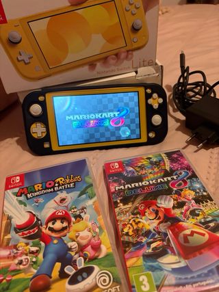 Nintendo Switch Lite Amarilla y Negra