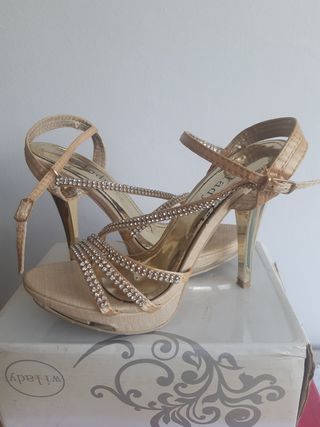 Zapatos de tacón dorados Will Lady