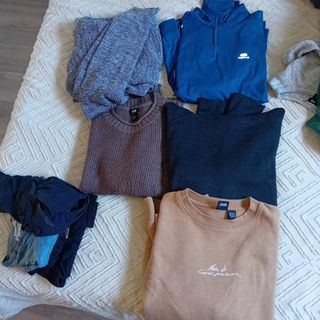 Lote de ropa sudaderas y camisetas 
Xl, xxl.