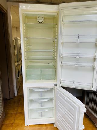 Nevera blanca Liebherr