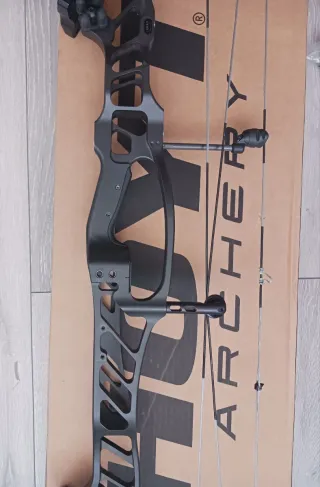 Arco Hoyt Stratos 40 diestro