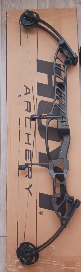 Arco Hoyt Stratos 40 diestro