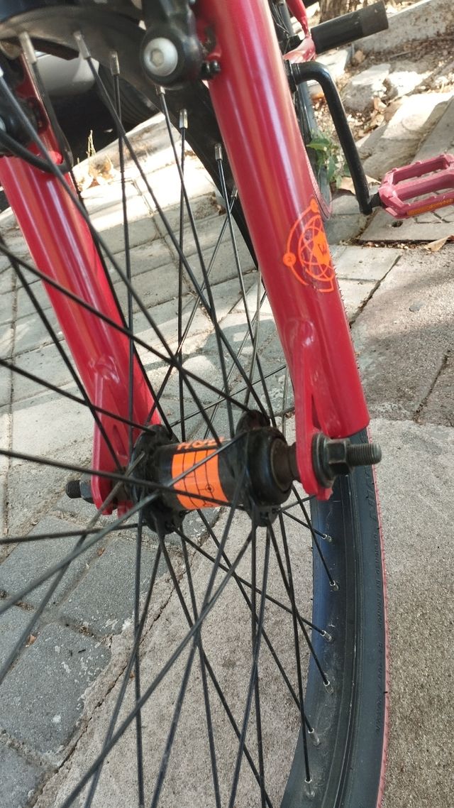 URGE : bicicleta BMX Btwin WIPE 20" :)