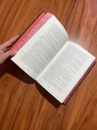 Libro Fantasía "Una Corte de Rosas y Espinas"