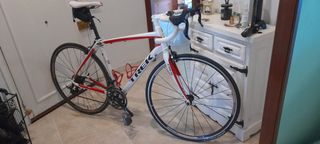 Bicicleta de Carretera Trek Blanca y Roja